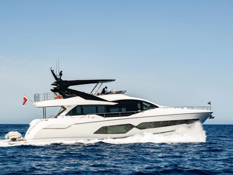 Lyx yacht för uthyrning San Ġiljan till det bästa priset 