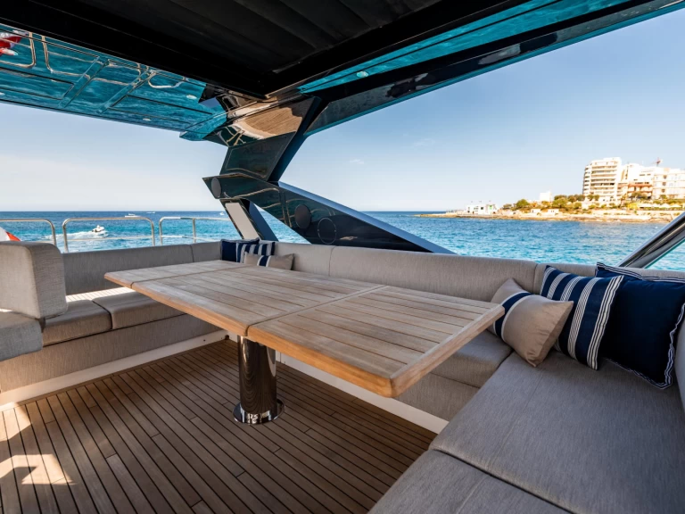 Lyx yacht för uthyrning San Ġiljan till det bästa priset 
