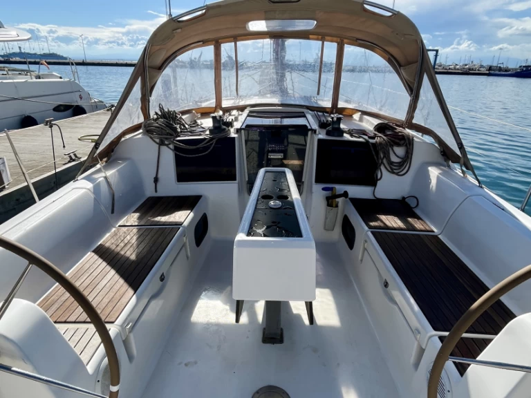 Hyr en Dufour Dufour 382 Grand Large Roses 