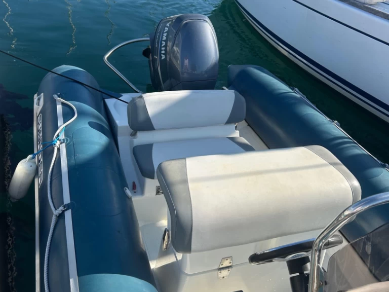 Bombard Sunrider 650 Bleu charter bareboat eller skeppad i Sainte-Marine