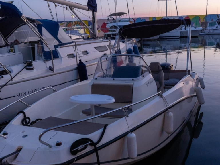 Yacht charter Saint Raphael billig Activ 555 Open