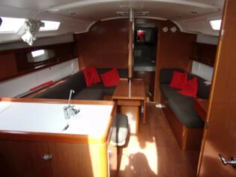 Hyra Segelbåt  med eller utan skeppare Bénéteau Toulon 