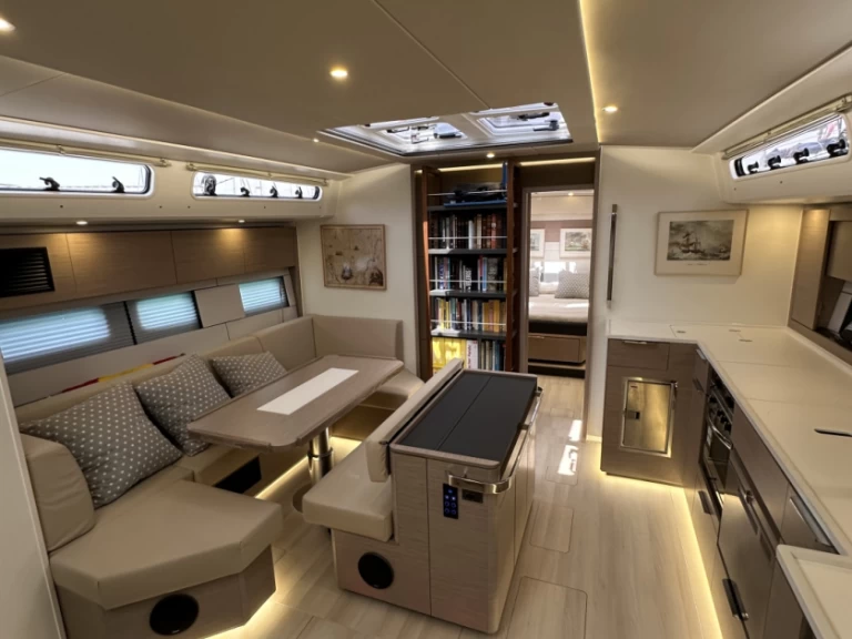 Hanse Hanse 510 charter bareboat eller skeppad i Ibiza Town