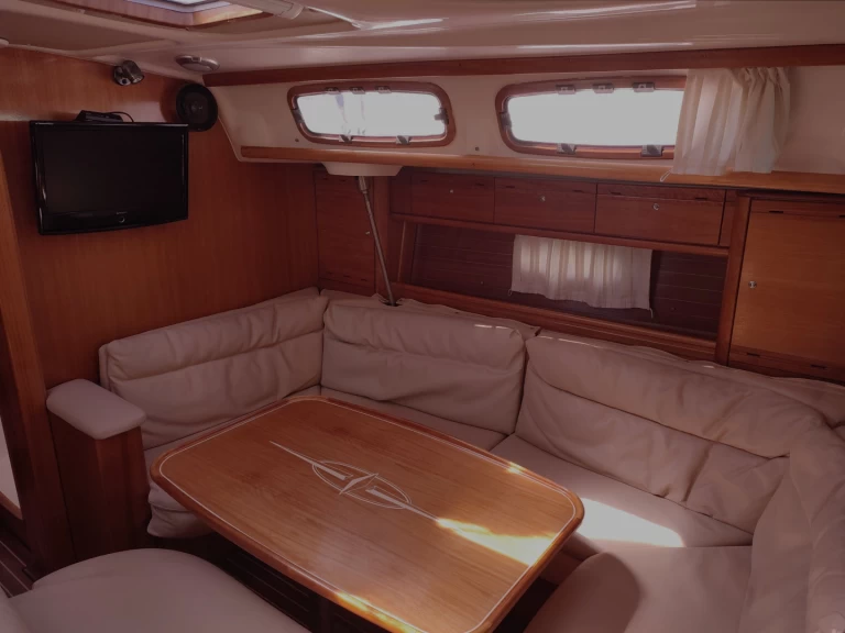 Uthyrning Segelbåt  Bavaria med en båtlicens 