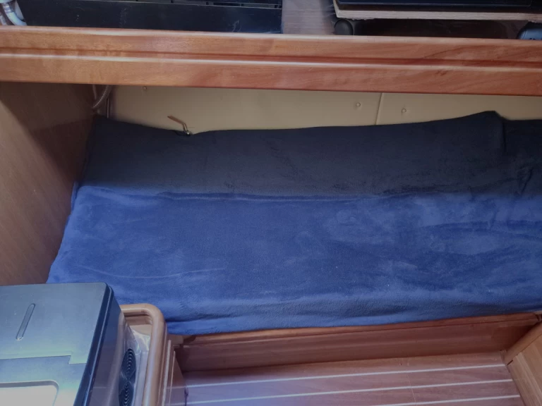 Bavaria Bavaria 46 Cruiser charter bareboat eller skeppad i Le Grau-du-Roi