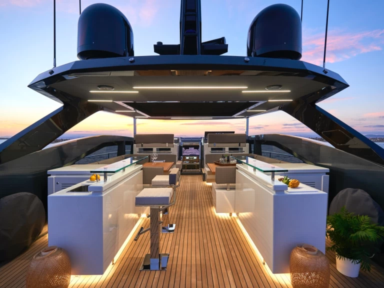 Båtuthyrning Astondoa 100 Century i Tivat på Samboat 