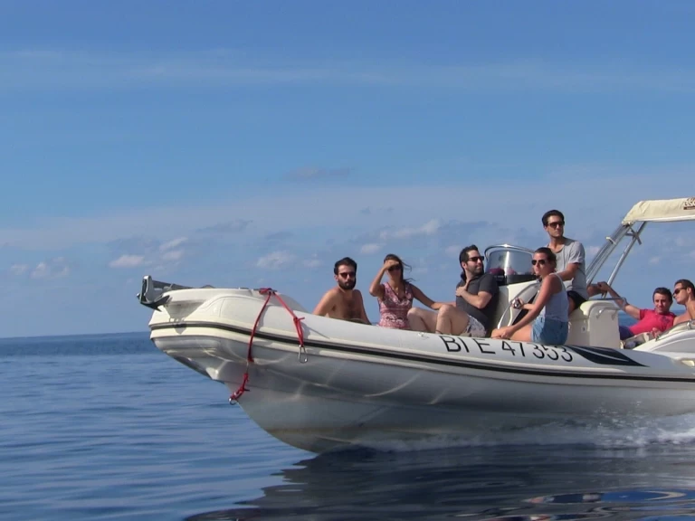 Yacht charter Calvi billig BSC 700 Sport