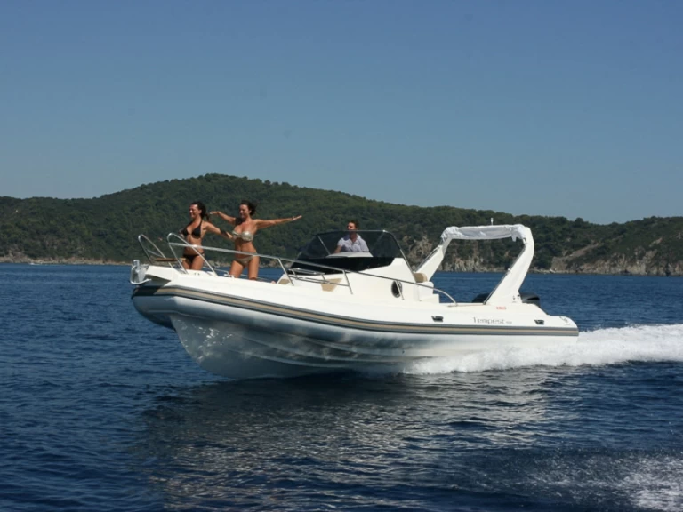 Uthyrning RIB i Calvi - Capelli Tempest 1000 WA