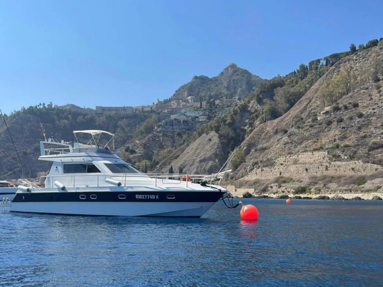 Yacht charter Catania billig Clanship 42 FB