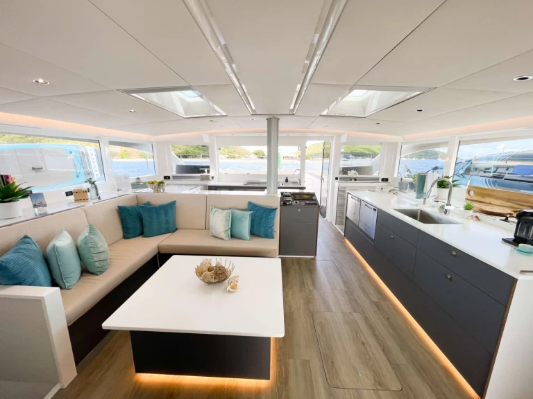 Lyx yacht för uthyrning Brittiska Jungfruöarna till det bästa priset 