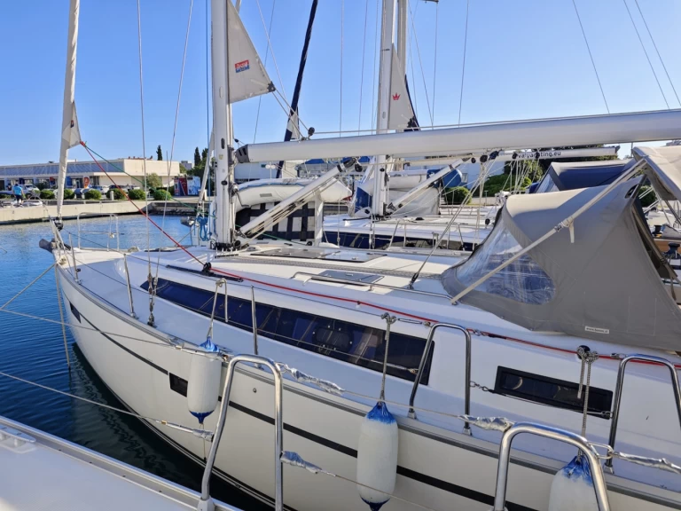 Yacht charter Sukošan billig Cruiser 37