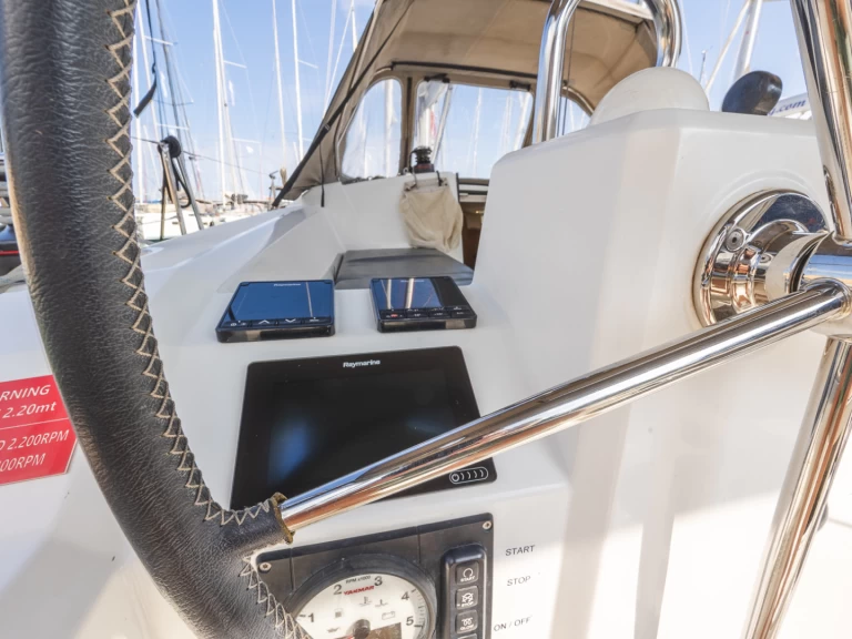 Hyra Segelbåt  med eller utan skeppare Bénéteau Lefkáda 