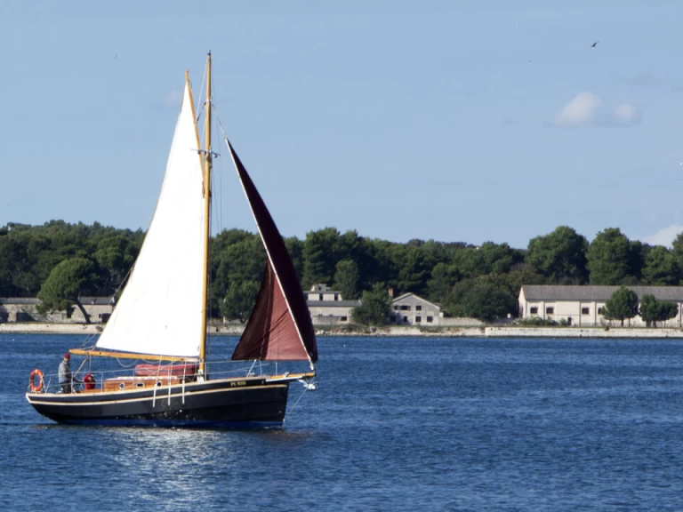 Uthyrning Segelbåt  Unknown med en båtlicens 