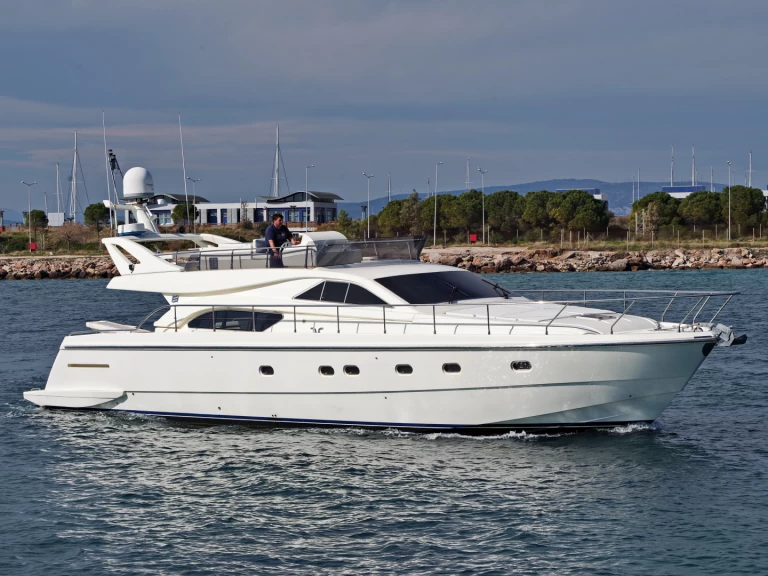Hyra Motorbåt  med eller utan skeppare Ferretti Glyfada 