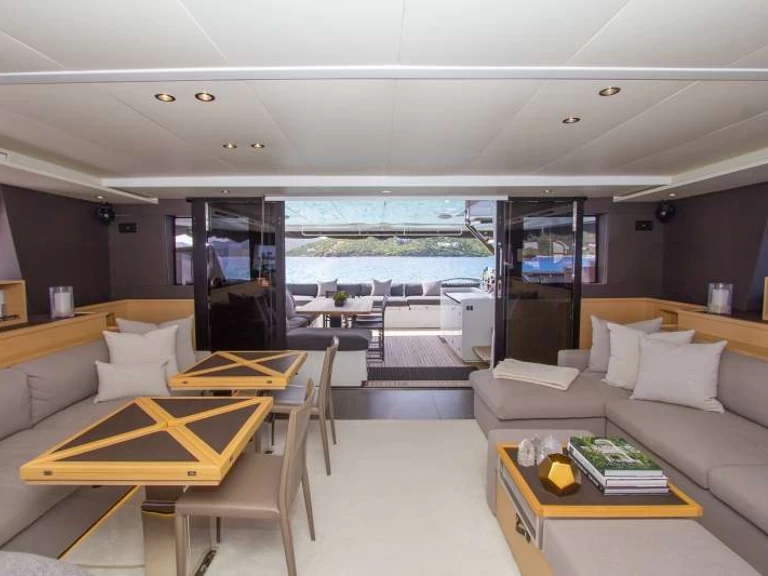 Hyra Lyx yacht med eller utan skeppare Lagoon Newport 