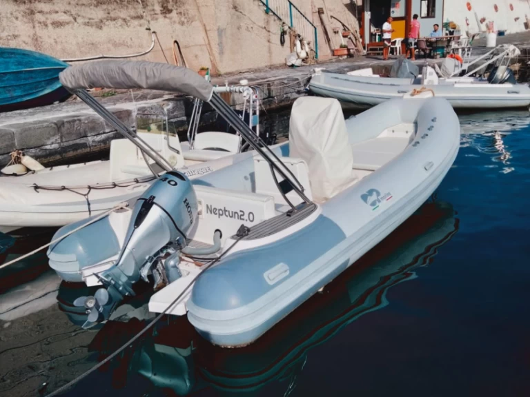 op marine 19 charter bareboat eller skeppad i Sorrento