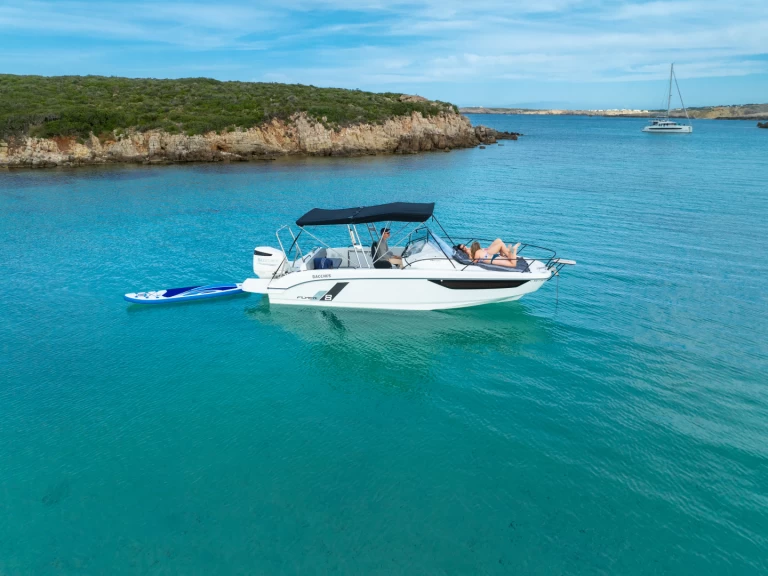 Uthyrning Motorbåt  Bénéteau med en båtlicens 