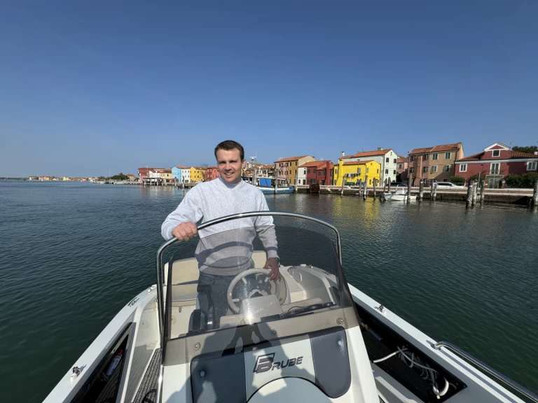 Båtuthyrning Brube Ice i Lido på Samboat 