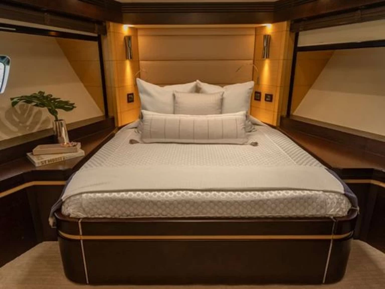 Sunseeker Predator 80 charter bareboat eller skeppad i Culebra