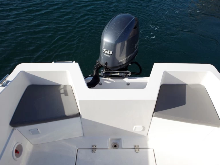 Pacific Craft 500 Open charter bareboat eller skeppad i Mandelieu-la-Napoule