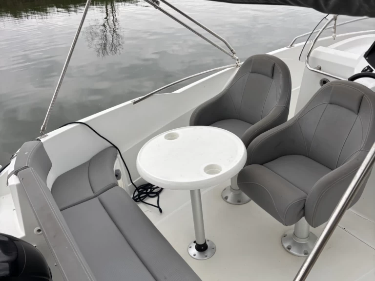 Bénéteau Flyer 550 Open charter bareboat eller skeppad i Palavas-les-Flots