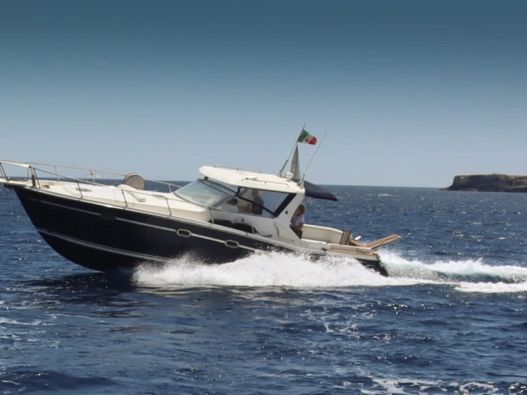 Gagliotta Gagliotta 37 charter bareboat eller skeppad i Taormina