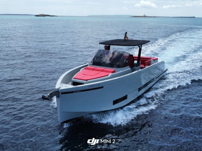 De Antonio 36 charter bareboat eller skeppad i Marina Ibiza