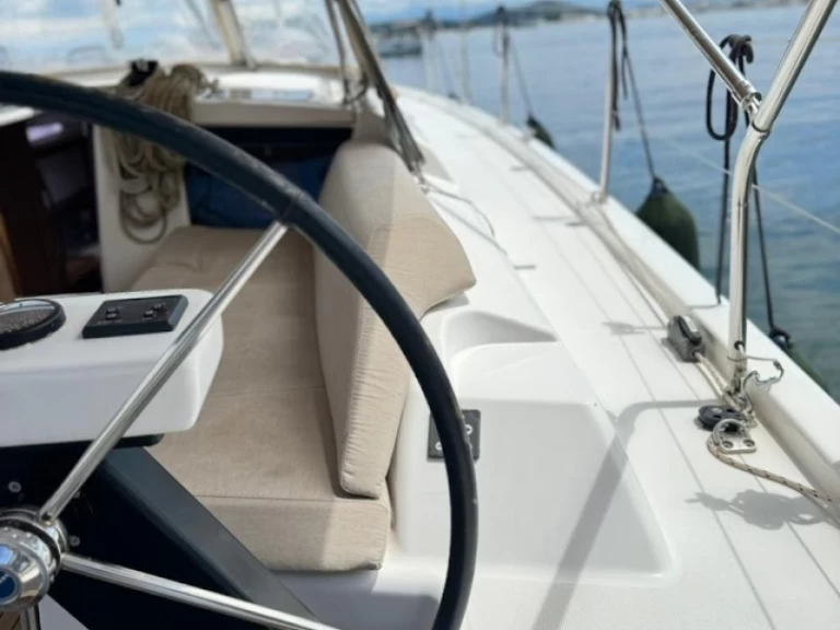 Yacht charter Preveza billig Dufour 390