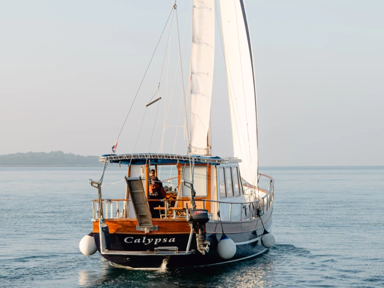 Calypsa charter bareboat eller skeppad i Rovinj