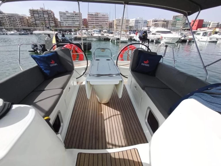 Yacht charter Barcelona billig Sun Odyssey 43