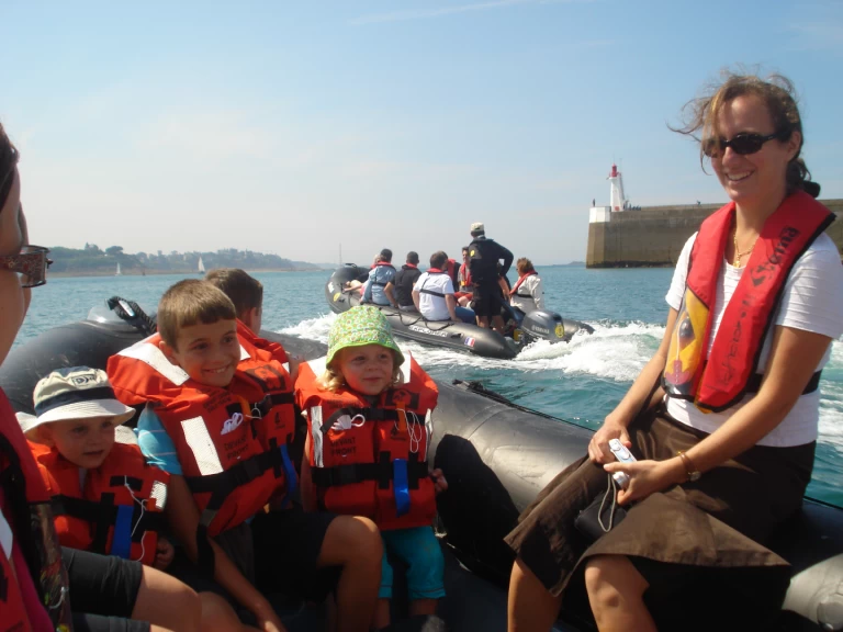 Yacht charter Saint-Malo billig Explorer 550 DB