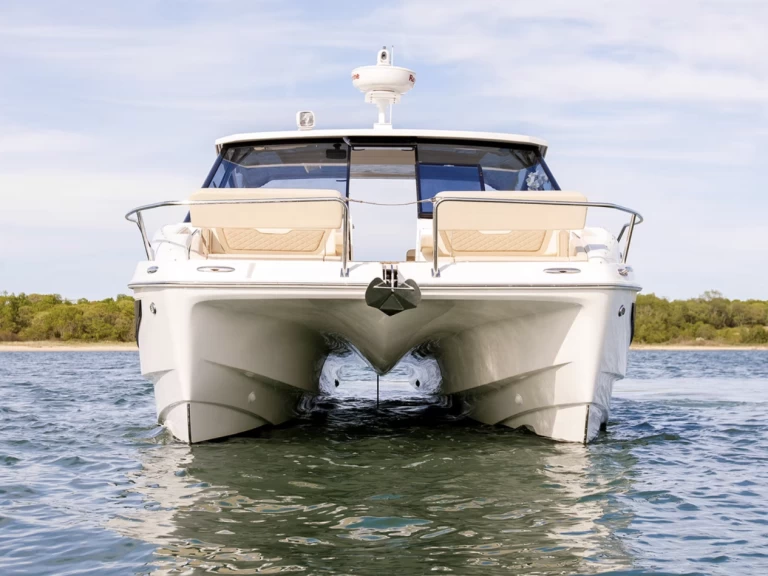 Hyr en Aquila Aquila 36 Sport Montauk Harbor 