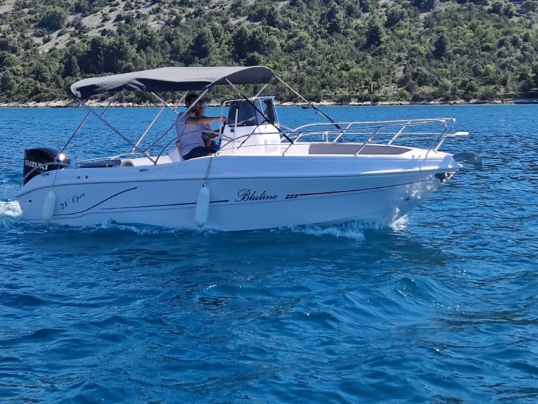 Hyra Motorbåt  med eller utan skeppare Bluline Trogir  
