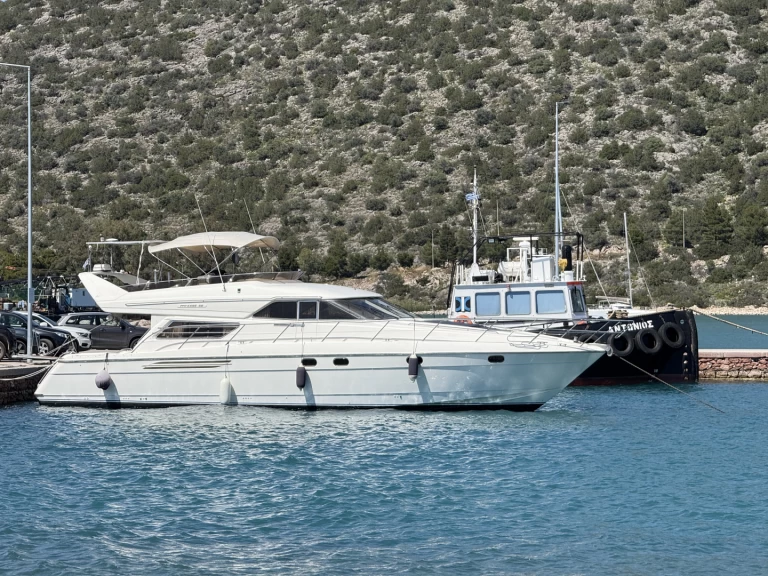 Lyx yacht för uthyrning Póros (City) till det bästa priset 