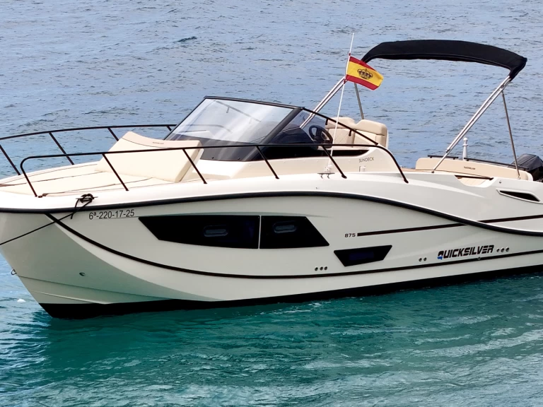 Båtuthyrning Quicksilver Activ 875 Sundeck i Puerto Campomanes Greenwich på Samboat 