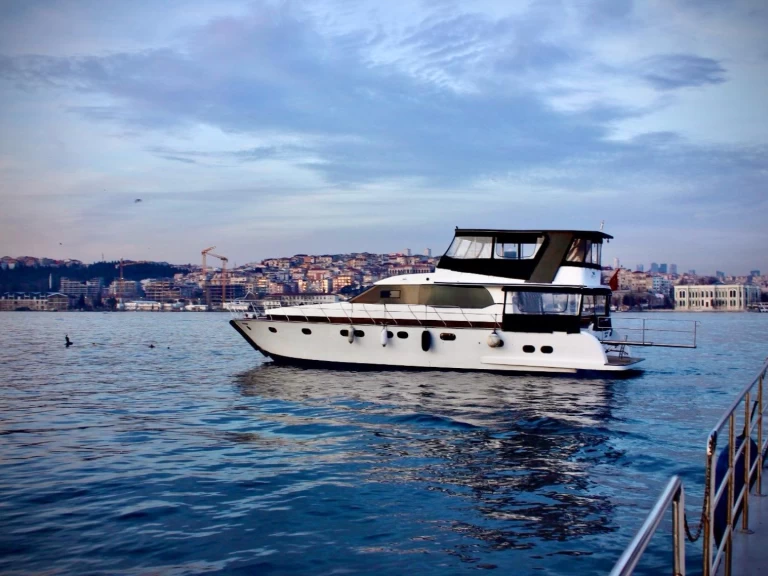 Yacht charter Eminönü billig costome made