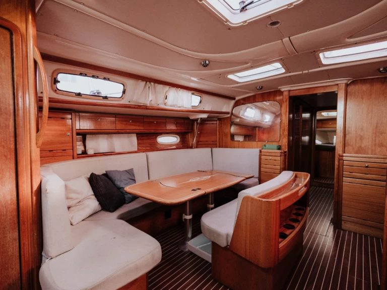 Uthyrning Port Fòrum - Bavaria Bavaria 50 Cruiser av Samboat 