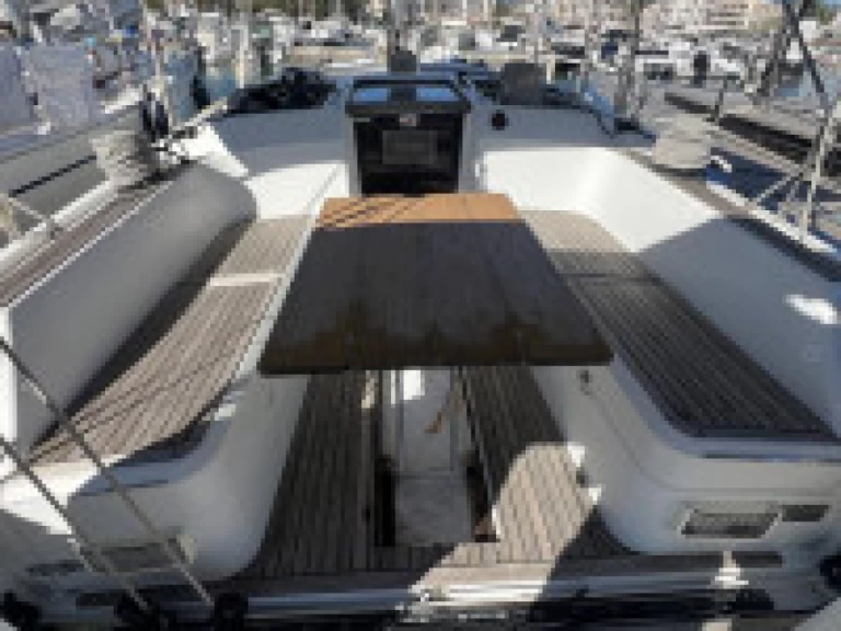 Grand Soleil Grand Soleil 39 charter bareboat eller skeppad i Larmor-Plage