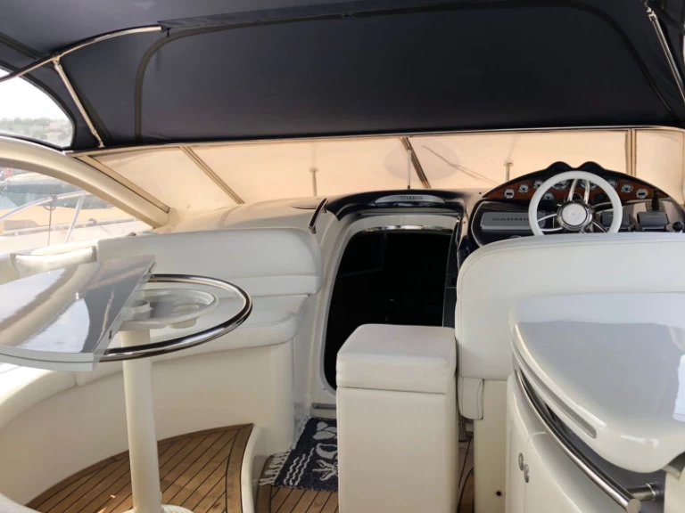 Hyra Motorbåt  med eller utan skeppare Azimut Polignano a Mare 