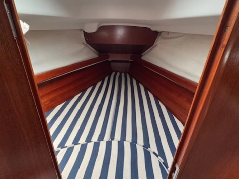 Yacht charter La Rochelle billig First 31.7