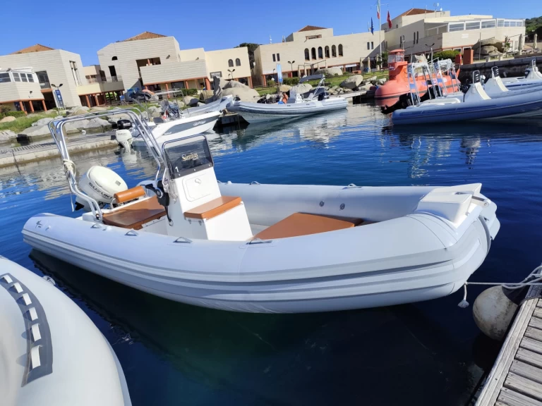 ATMARINE 59 At 5.9 (2) charter bareboat eller skeppad i Villasimius