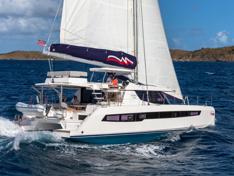 Leopard Leopard 45 charter bareboat eller skeppad i Antigua Island