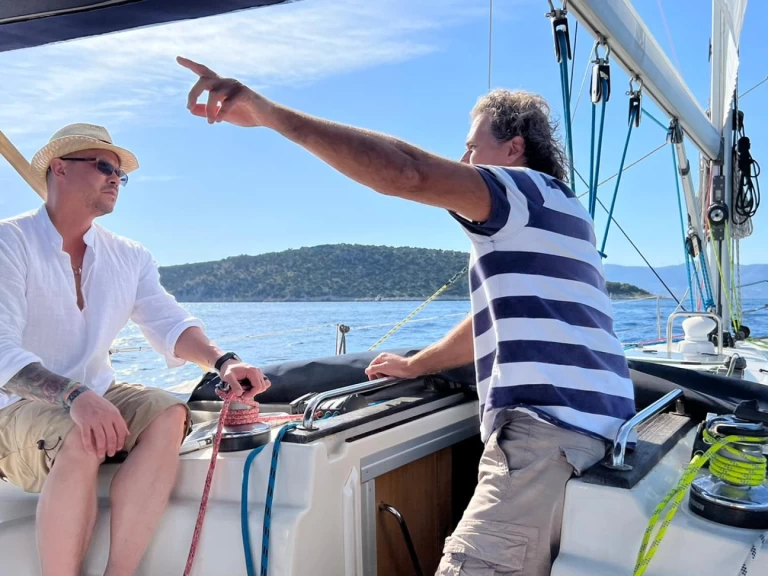 Uthyrning Segelbåt  Bavaria med en båtlicens 