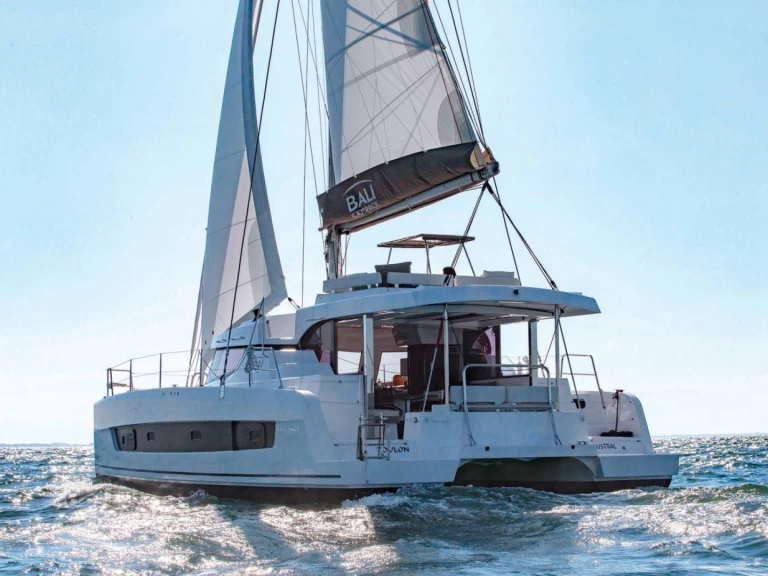 Uthyrning Katamaran  Bali Catamarans med en båtlicens 