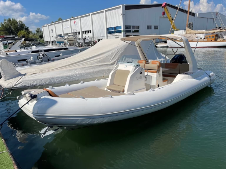 Hyr en Zodiac ZODIAC MEDLINE 7.5 Cogolin 