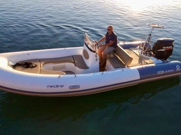 Yacht charter Port de Sainte-Marine billig Medline 650