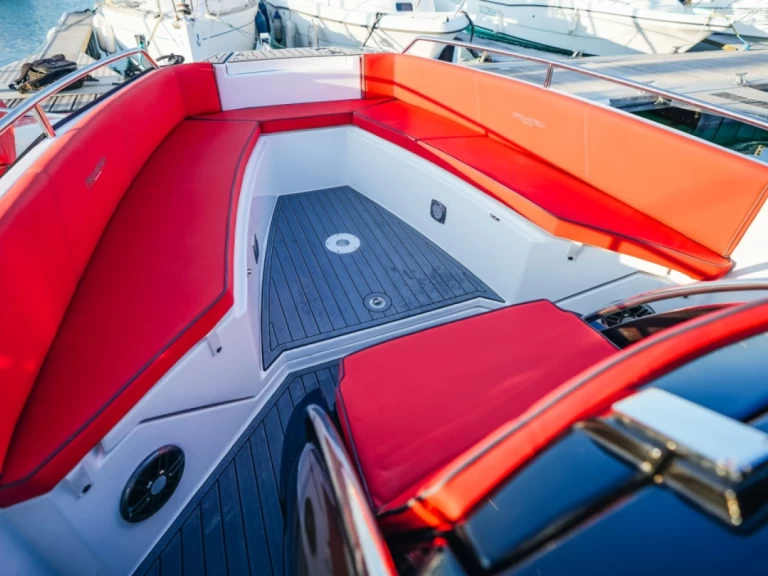 Prua al vento Jaguar 7.0 charter bareboat eller skeppad i L'Herbaudière