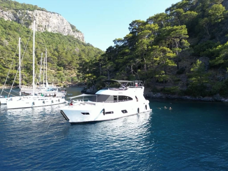 Yacht charter D-Marin Göcek Marina billig Costume made