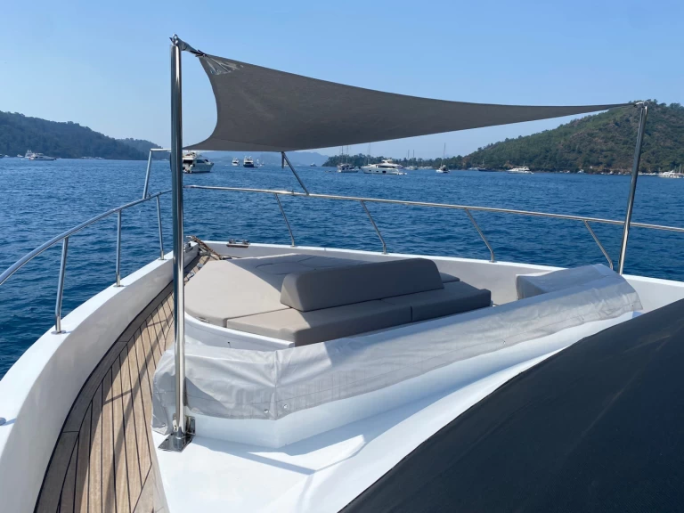 Hyra Lyx yacht med eller utan skeppare costome made D-Marin Göcek Marina 