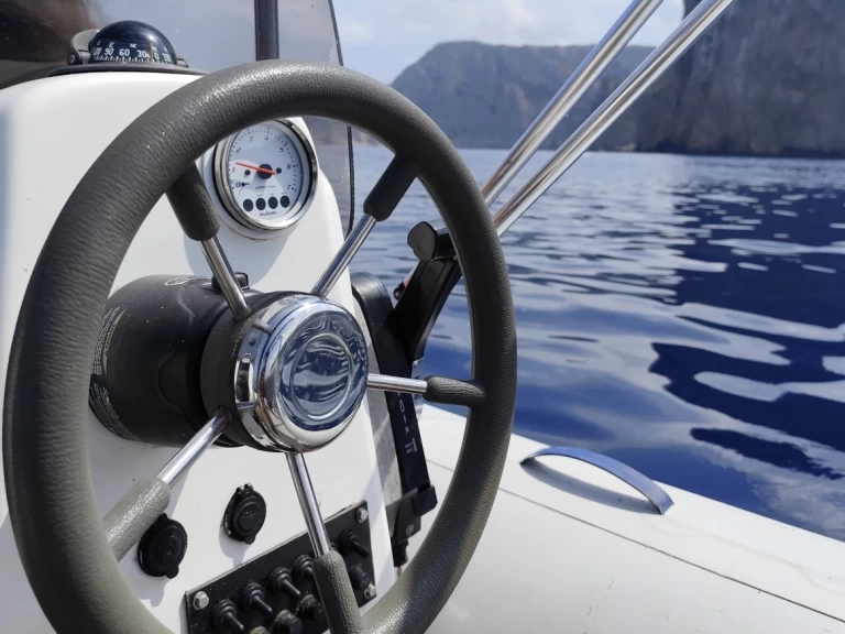 Uthyrning RIB i Sant Antoni de Portmany - Capelli Tempest 500